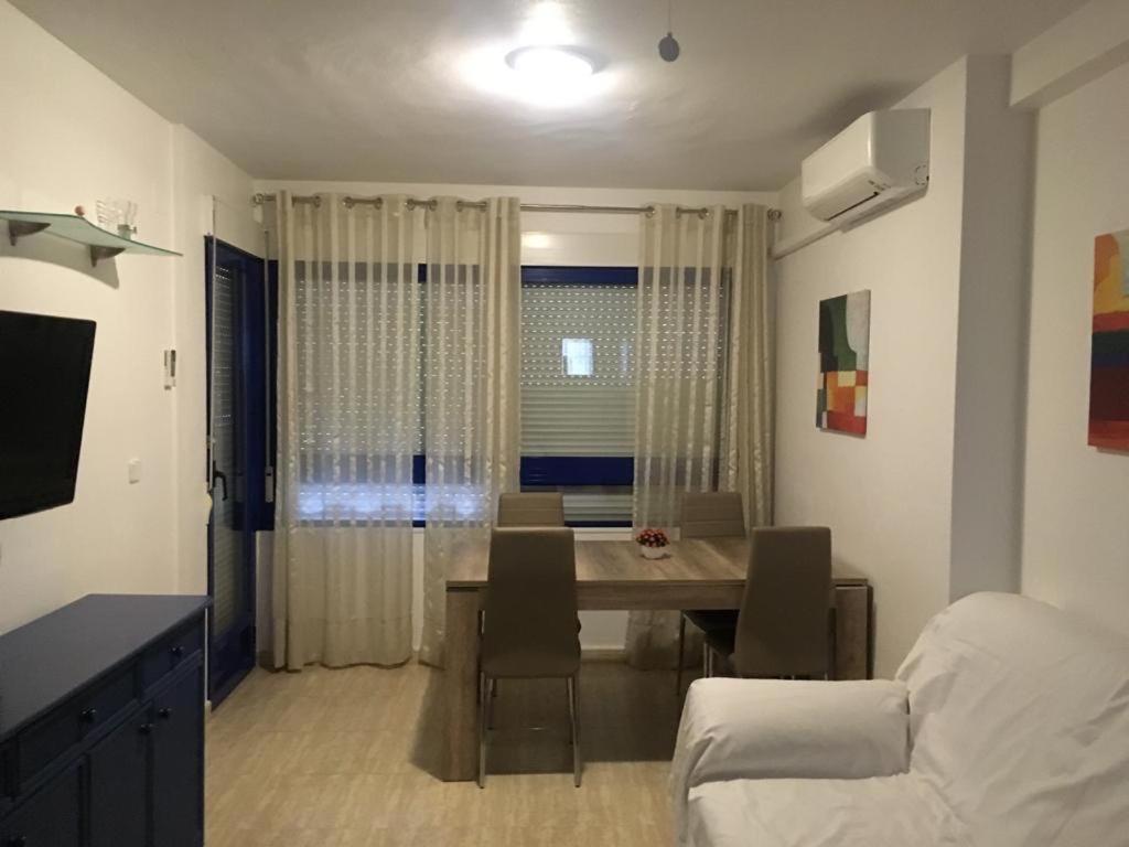 2-Bedroom And Living Room Apartment Near Campoamor Beach Eksteriør billede