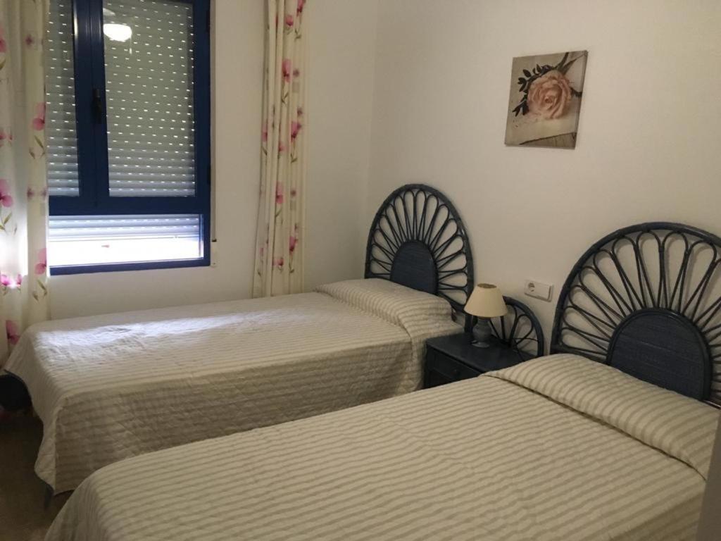 2-Bedroom And Living Room Apartment Near Campoamor Beach Eksteriør billede