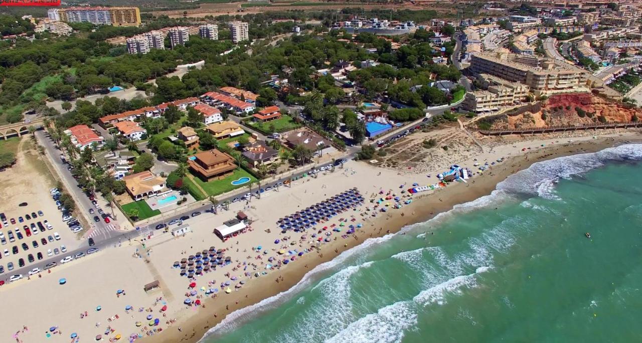 2-Bedroom And Living Room Apartment Near Campoamor Beach Eksteriør billede