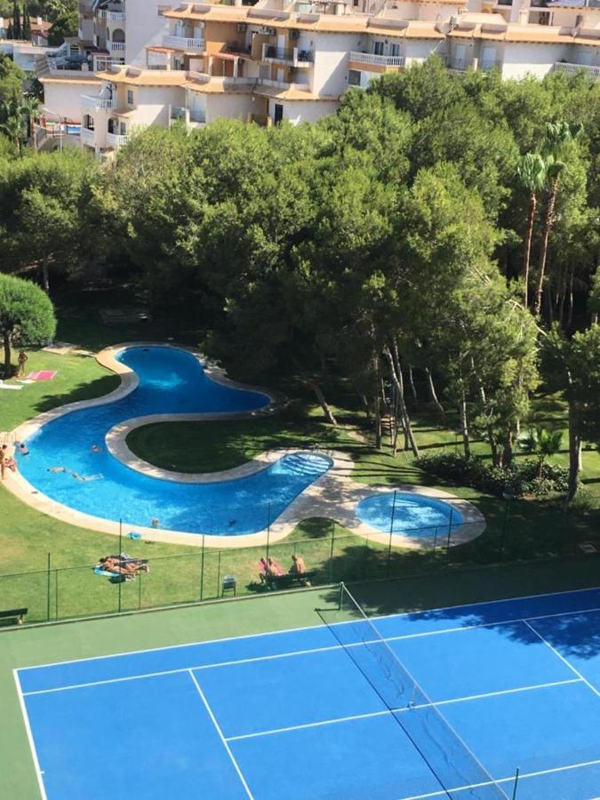 2-Bedroom And Living Room Apartment Near Campoamor Beach Eksteriør billede